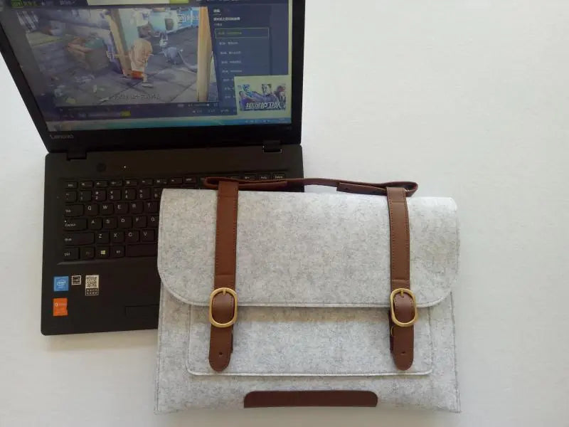 Felt Laptop Sleeve - Protective Case for Apple MacBook